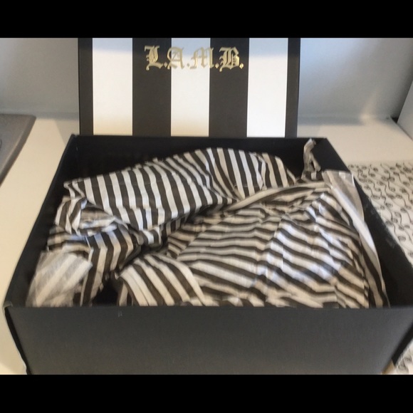 L. A. M. B. Ladonna Sandals Size 7 1/2 Black NIB - Picture 12 of 12